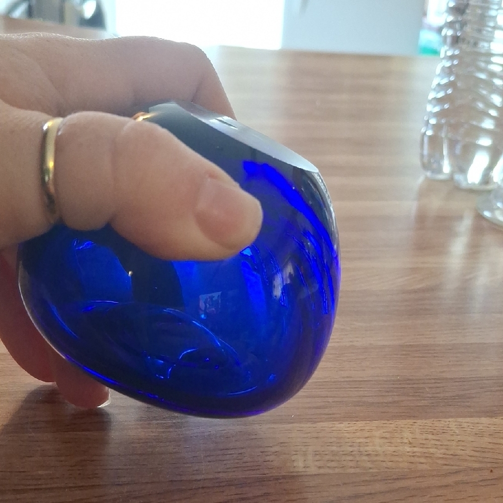 Glass Apple - Picture 4 of 6
